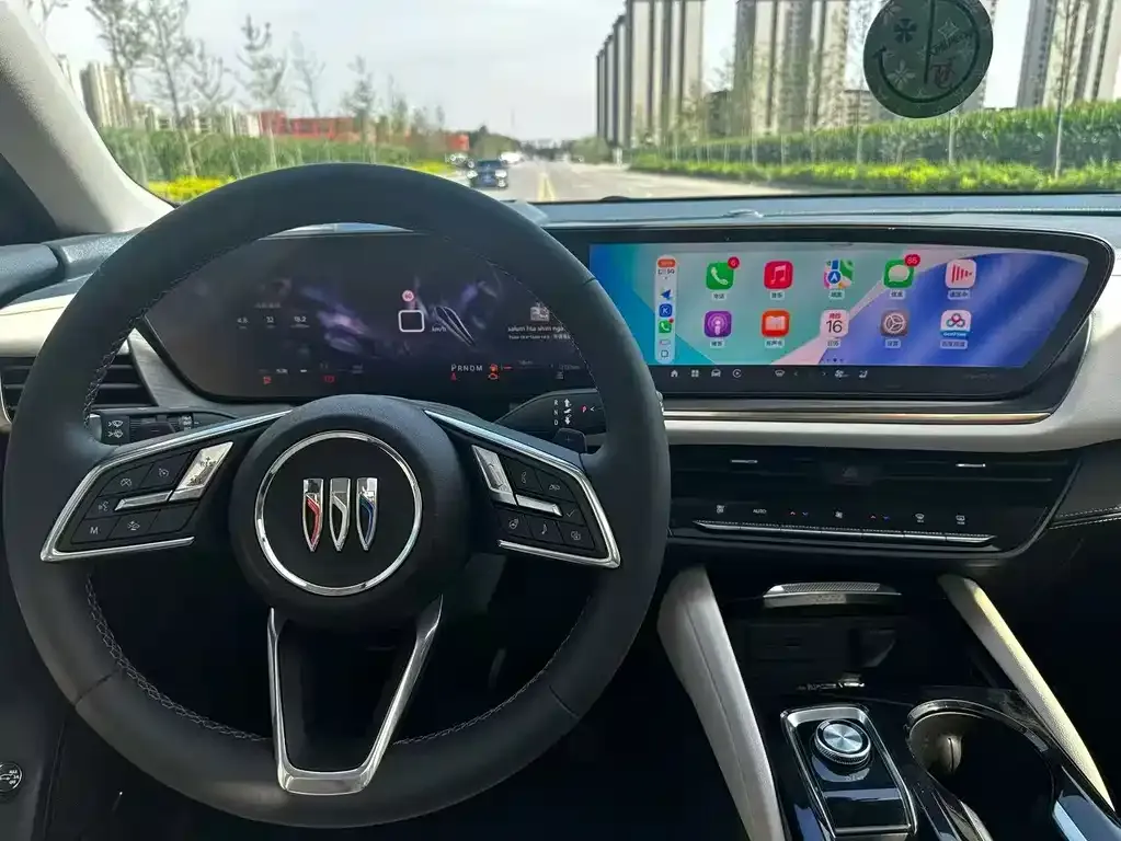 Buick Envision Plus — фото 2
