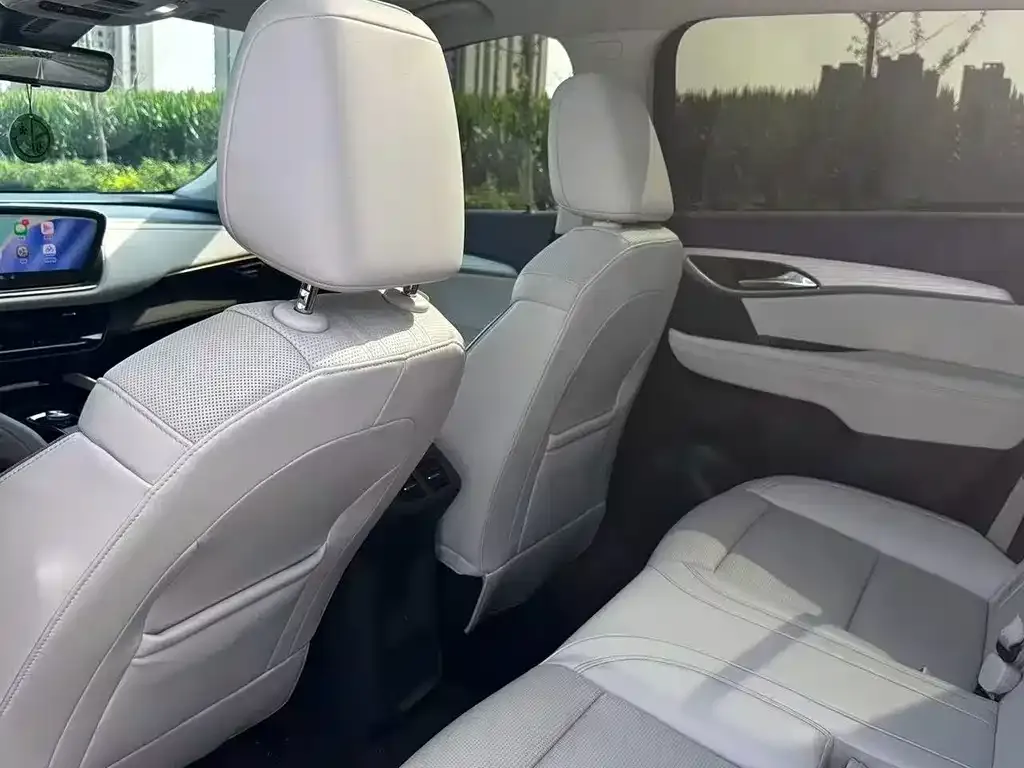 Buick Envision Plus — фото 6