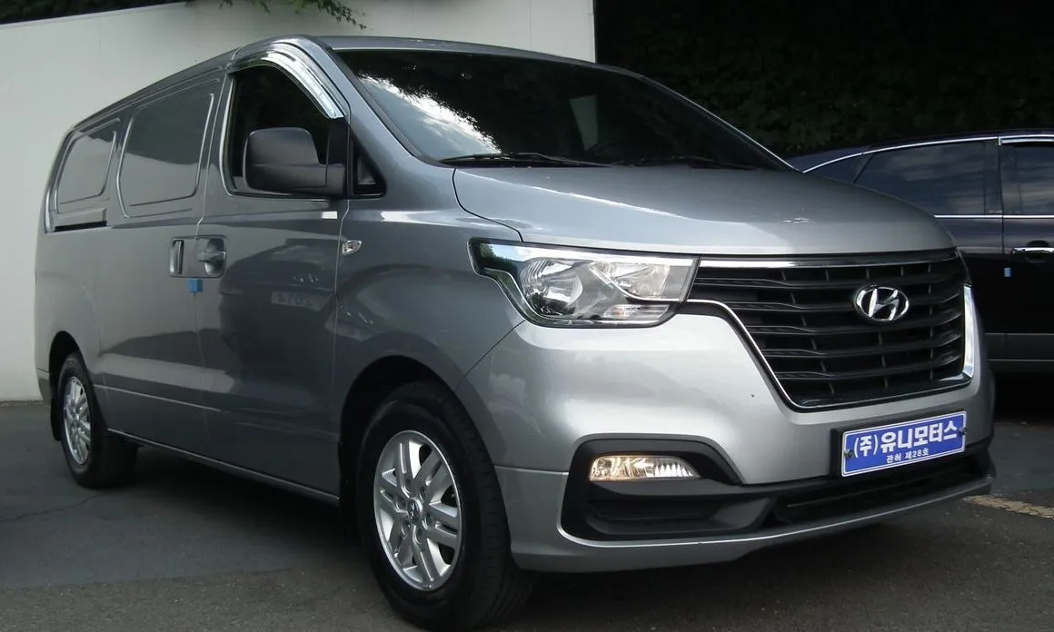 Hyundai Starex — фото 1