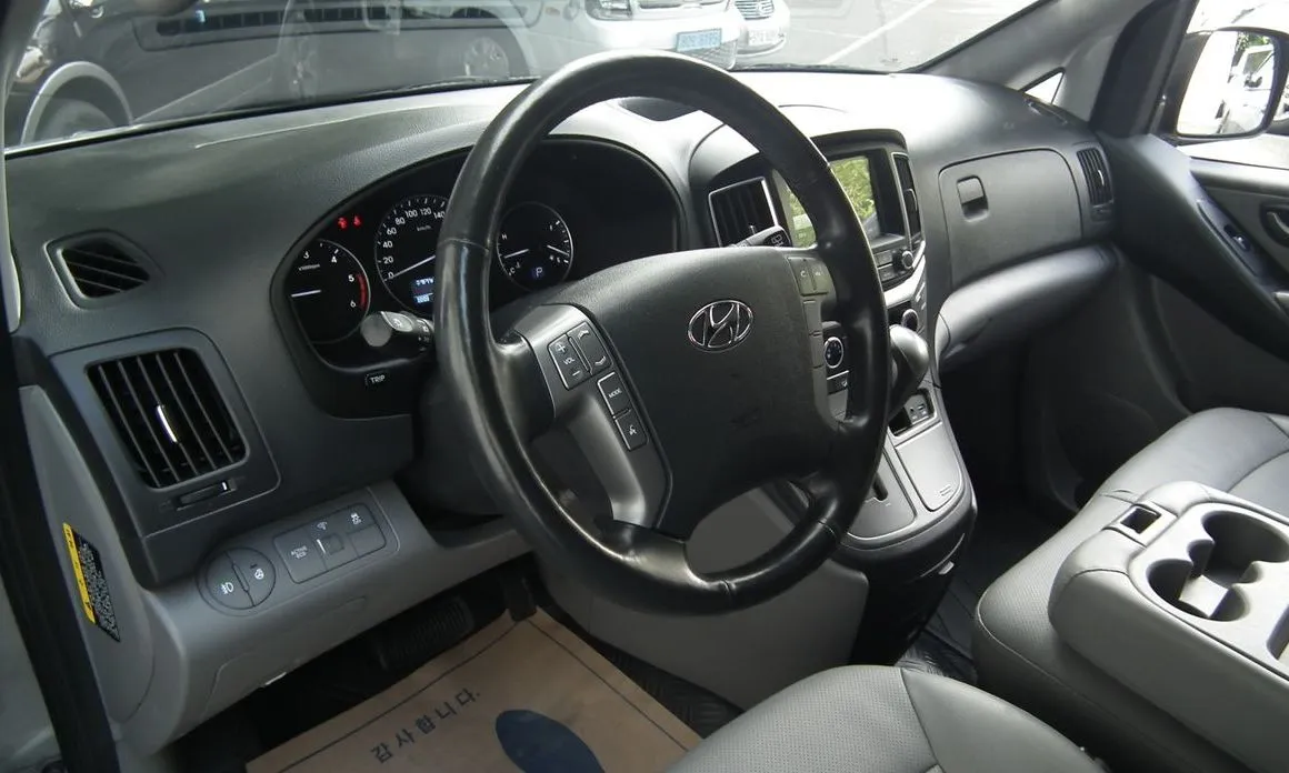 Hyundai Starex — фото 4