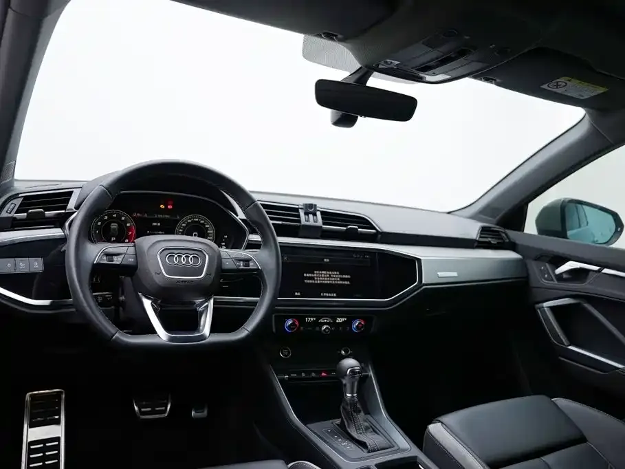 Audi Q3 — фото 9