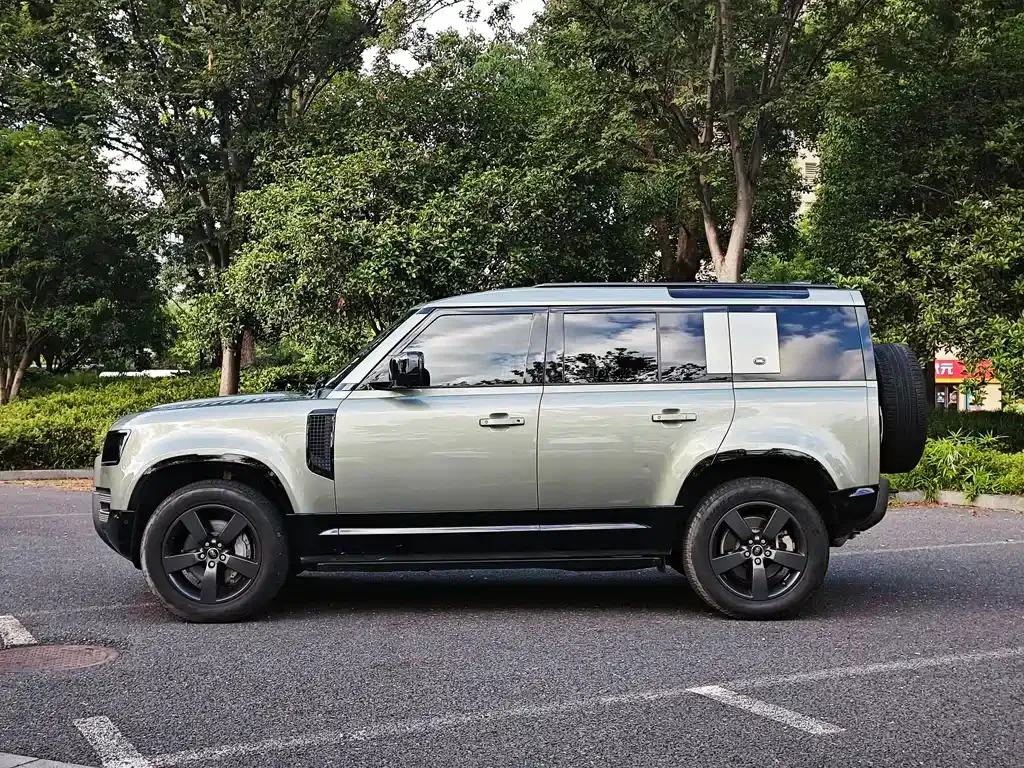 Land Rover Defender — фото 6