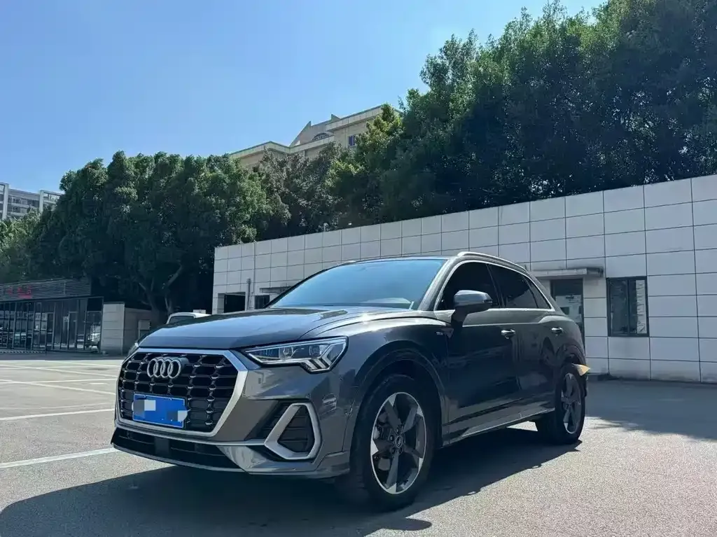 Audi Q3 — фото 1
