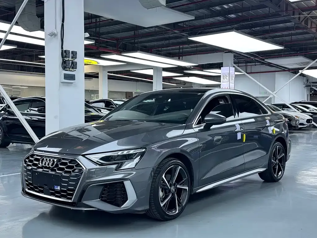 Audi A3 — фото 1