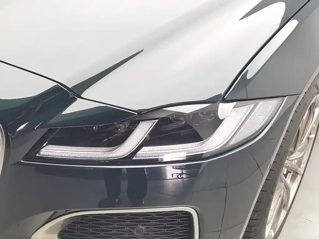 Jaguar XFL — фото 10