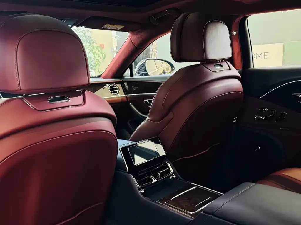 Bentley Flying Spur — фото 8