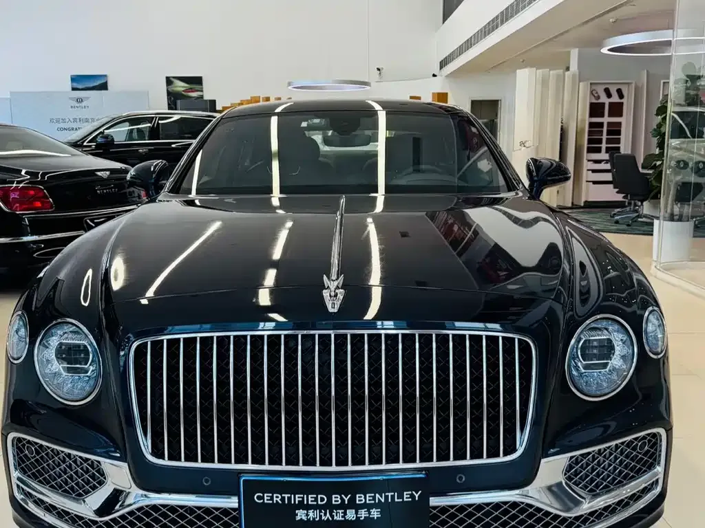 Bentley Flying Spur — фото 5