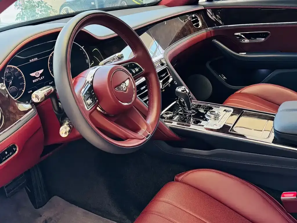 Bentley Flying Spur — фото 4