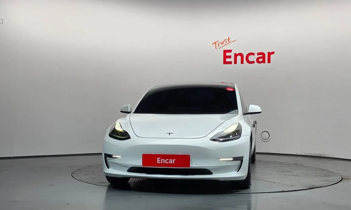 Tesla Model 3 — фото 3