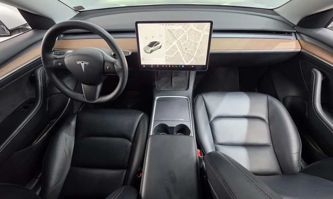 Tesla Model 3 — фото 8