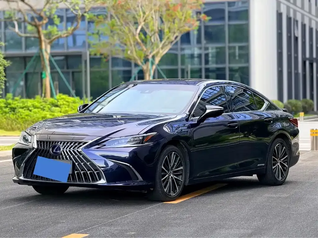 Lexus ES — фото 1