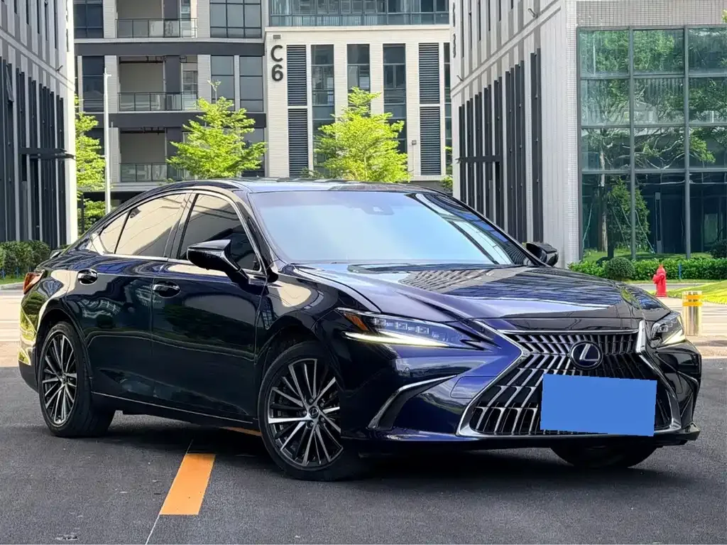 Lexus ES — фото 10