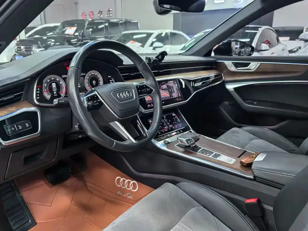 Audi A6L — фото 5