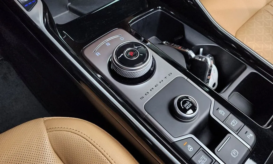 Kia Sorento — фото 9