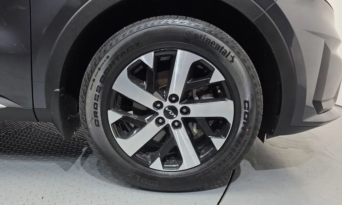 Kia Sorento — фото 8
