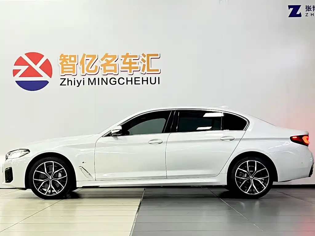 BMW 5 Series — фото 4