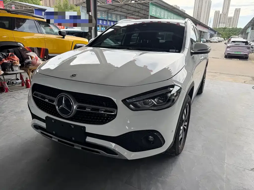 Mercedes-Benz GLA — фото 1
