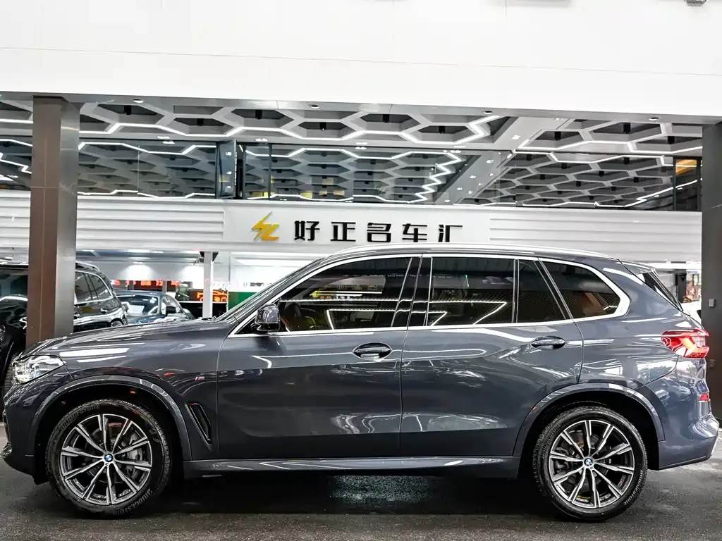 BMW X5 (Import) — фото 3