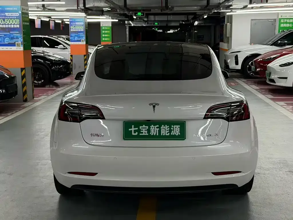 Tesla Model 3 — фото 9