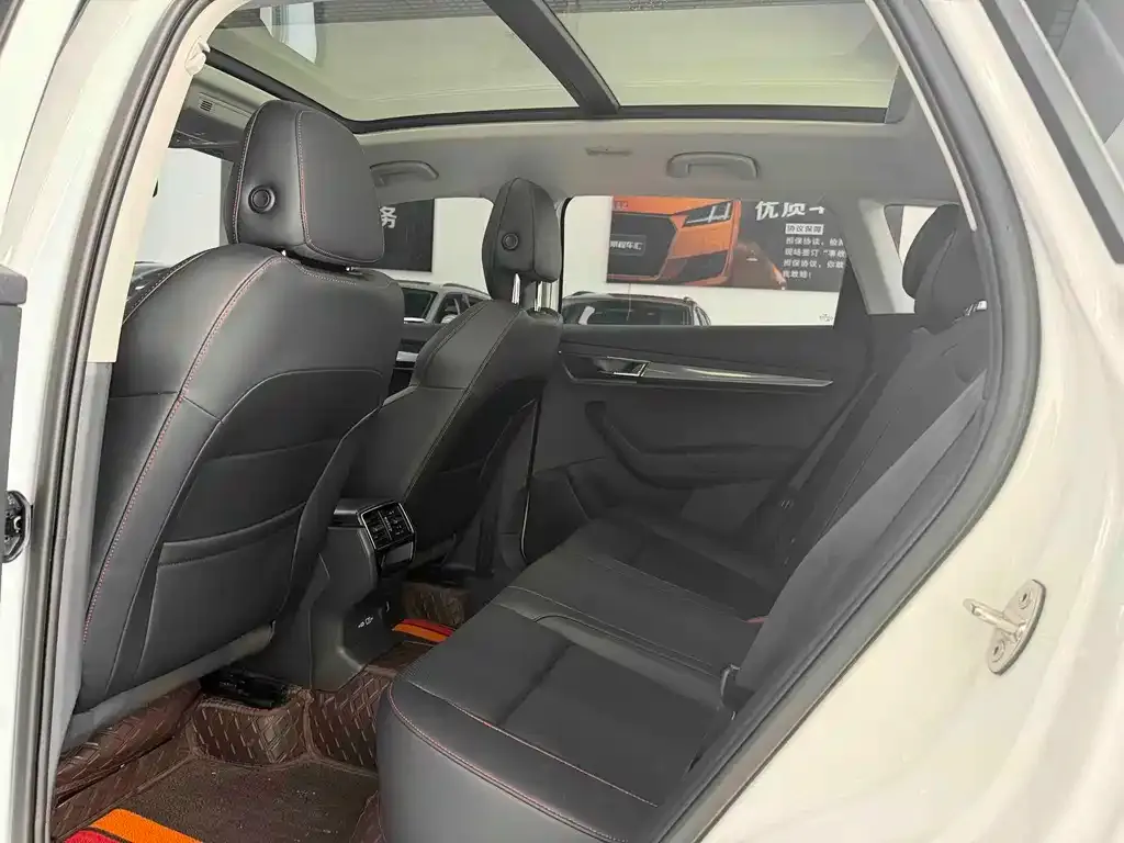 Skoda Karoq — фото 6