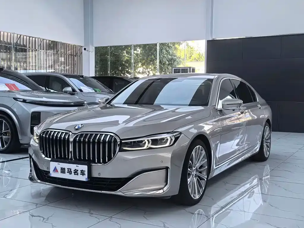 BMW 7 Series — фото 1