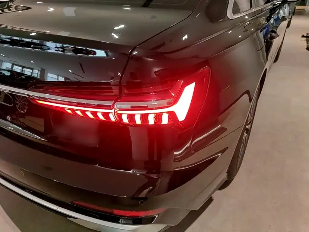 Audi A6L — фото 10