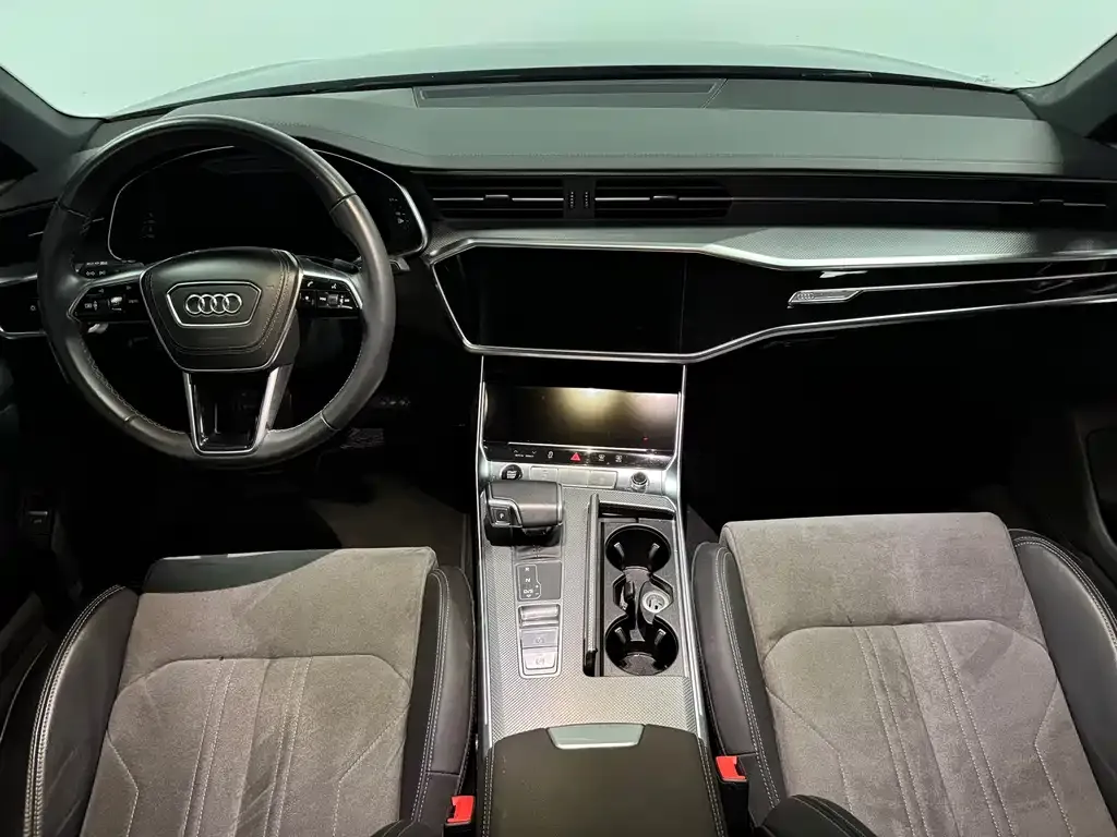 Audi A6L — фото 9