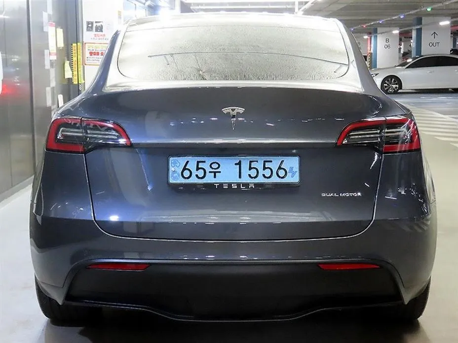Tesla Model Y — фото 5