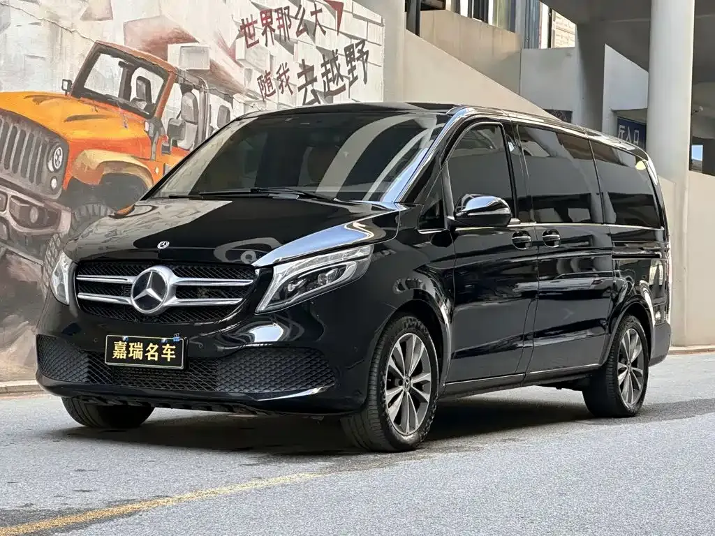 Mercedes-Benz V-Class — фото 1