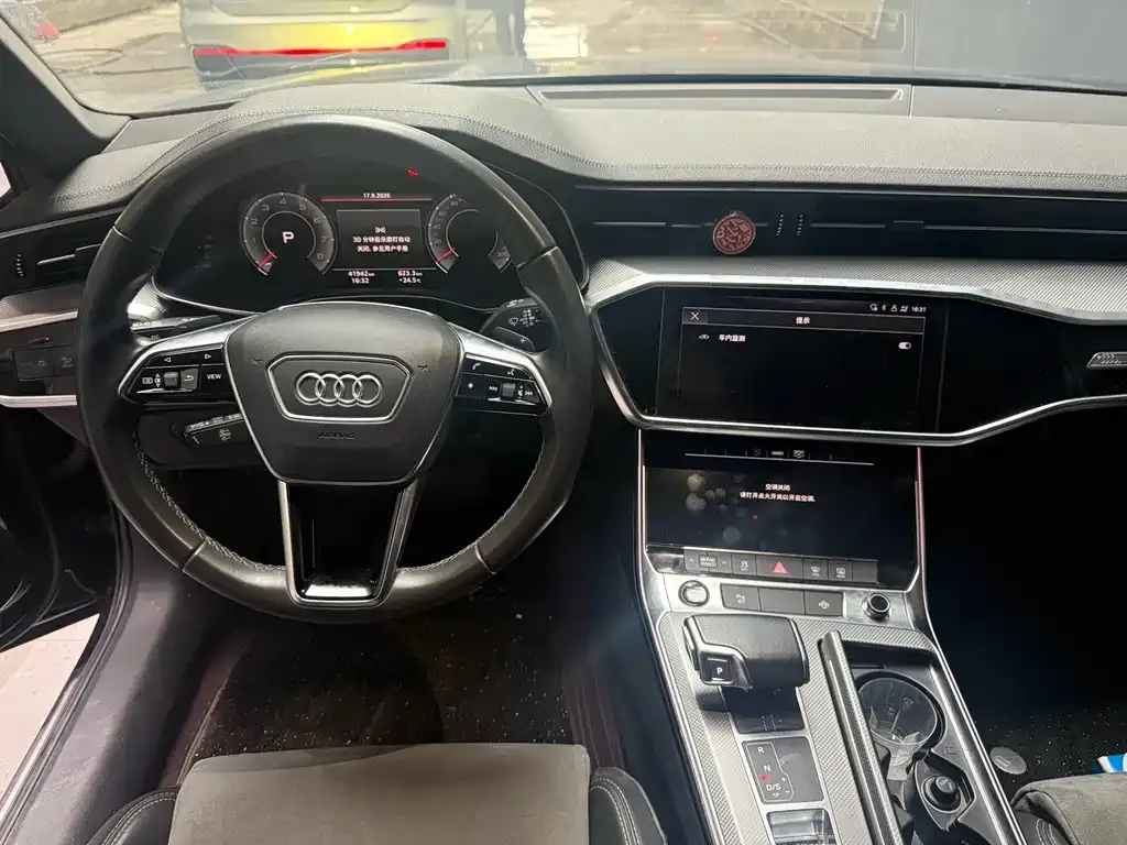 Audi A6L — фото 10