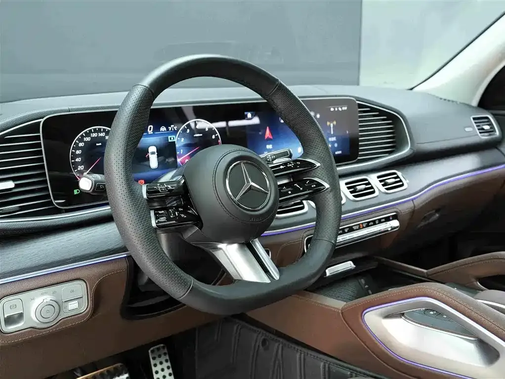Mercedes-Benz GLS — фото 5