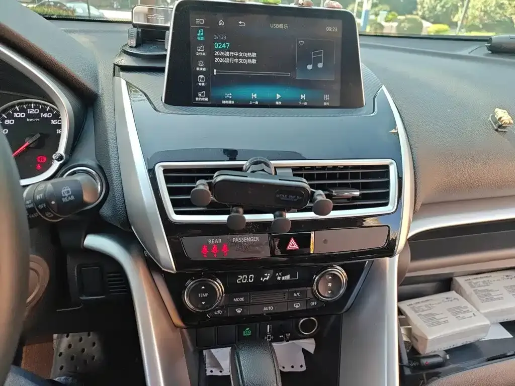 Mitsubishi Eclipse Cross — фото 9