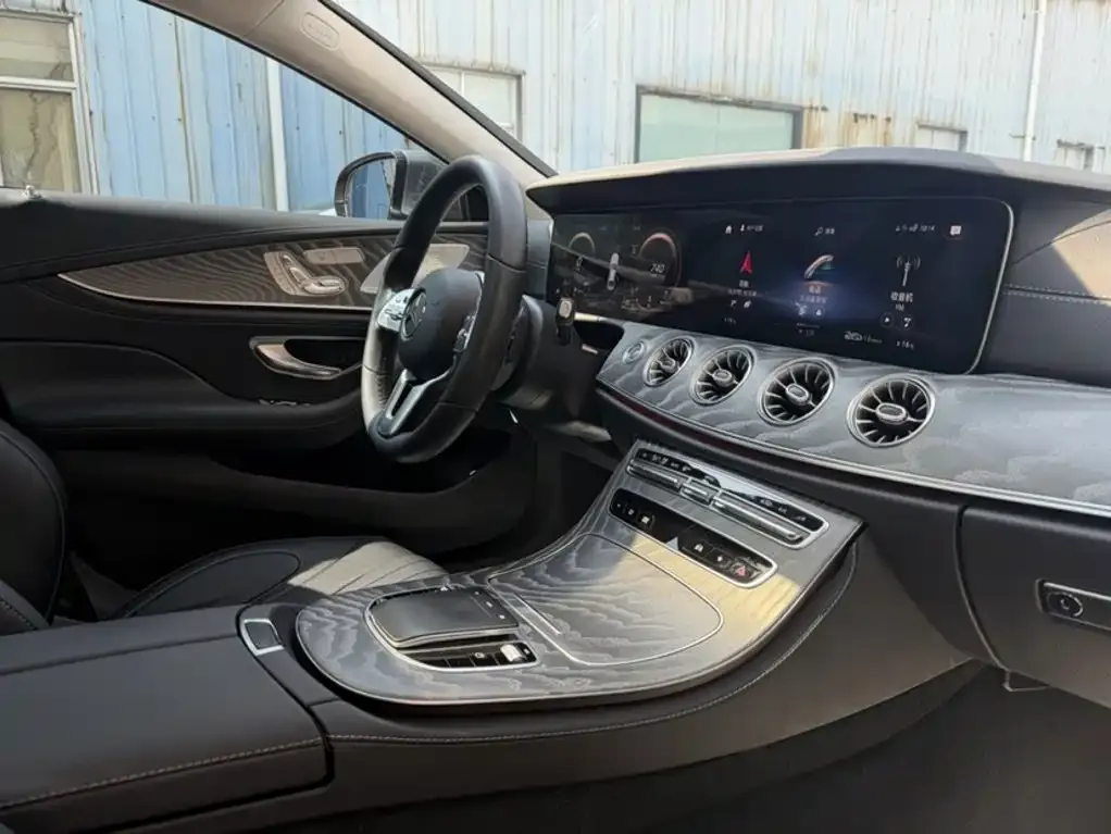 Mercedes-Benz CLS — фото 9