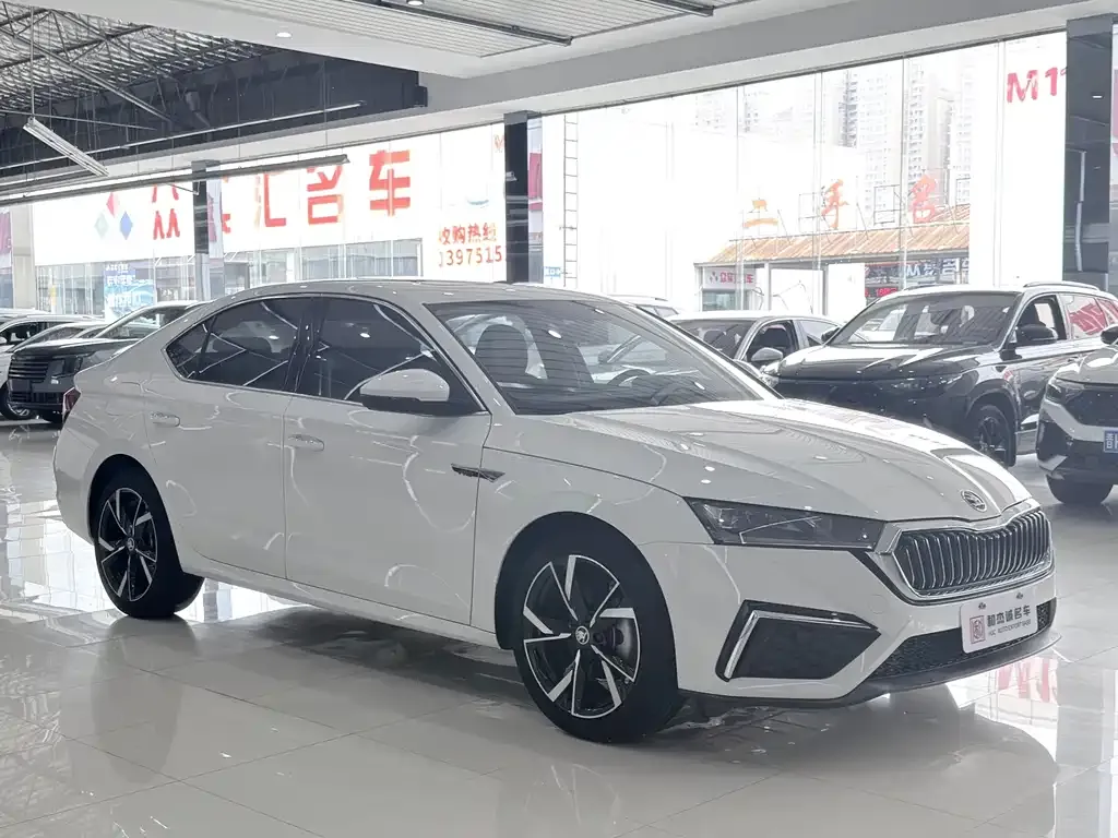 Skoda Octavia — фото 3