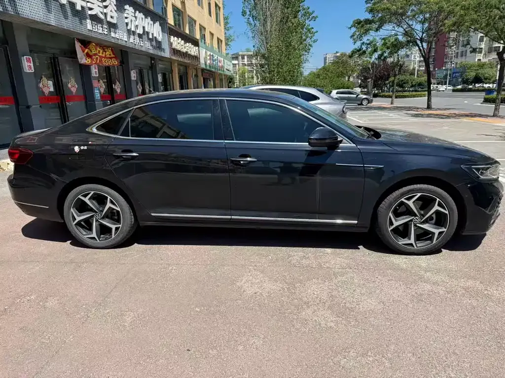 Volkswagen Passat — фото 9