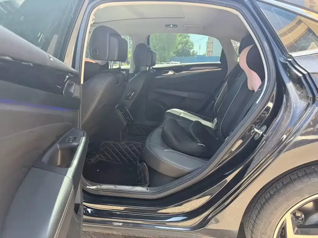 Volkswagen Passat — фото 7