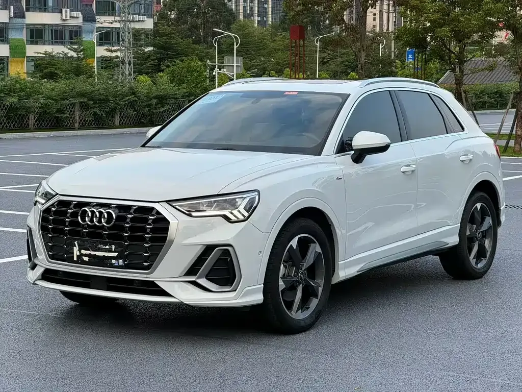 Audi Q3 — фото 1