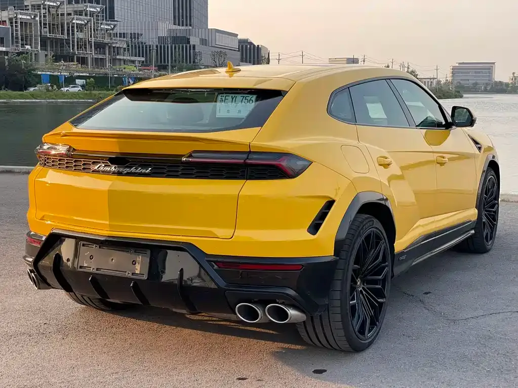 Lamborghini Urus SE — фото 7