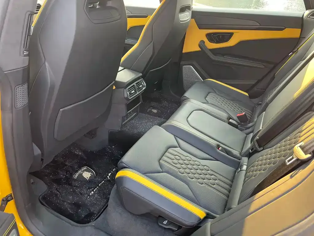 Lamborghini Urus SE — фото 4