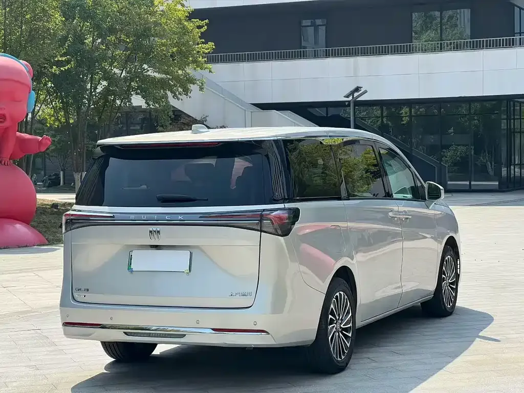 Buick GL8 Hybrid — фото 7