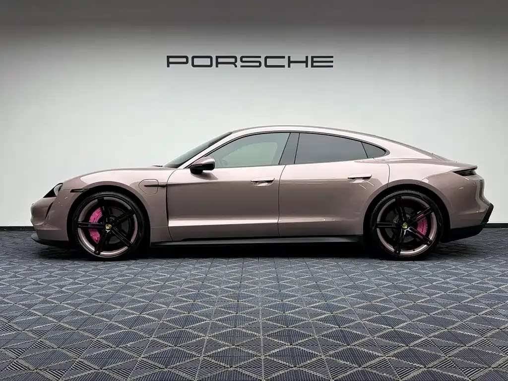 Porsche Taycan — фото 6