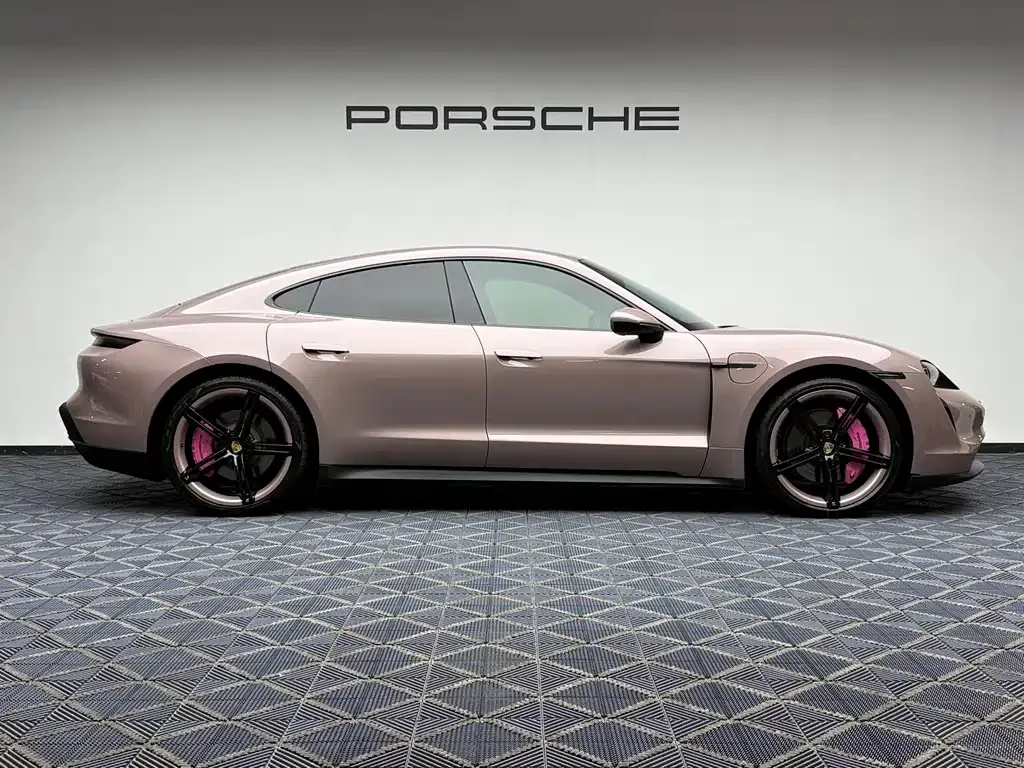 Porsche Taycan — фото 2