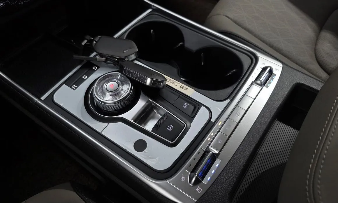 Kia Carnival — фото 10