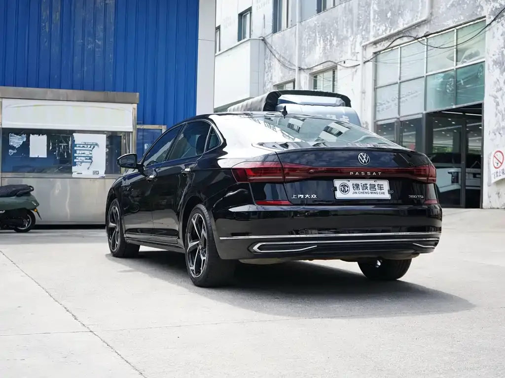 Volkswagen Passat — фото 7