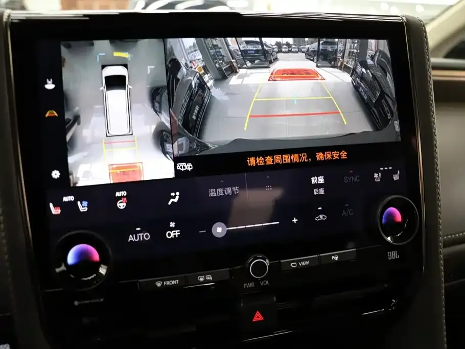 Toyota Alphard — фото 7