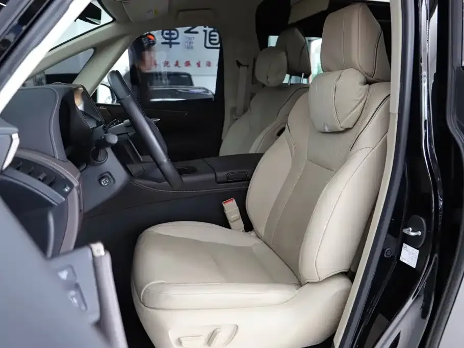 Toyota Alphard — фото 4