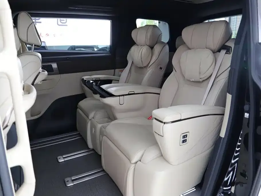 Toyota Alphard — фото 2