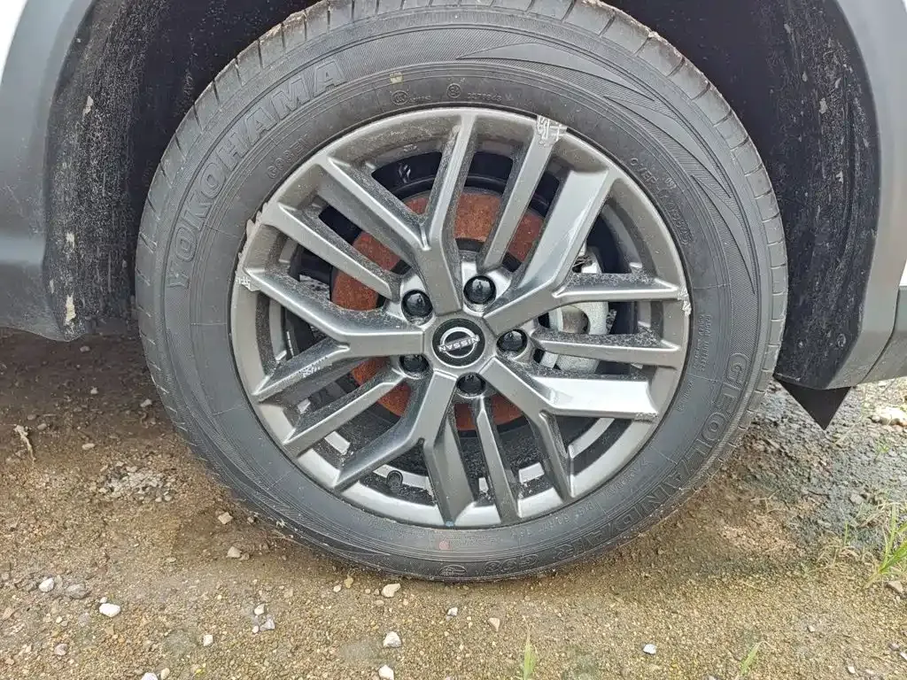 Nissan Qashqai — фото 10