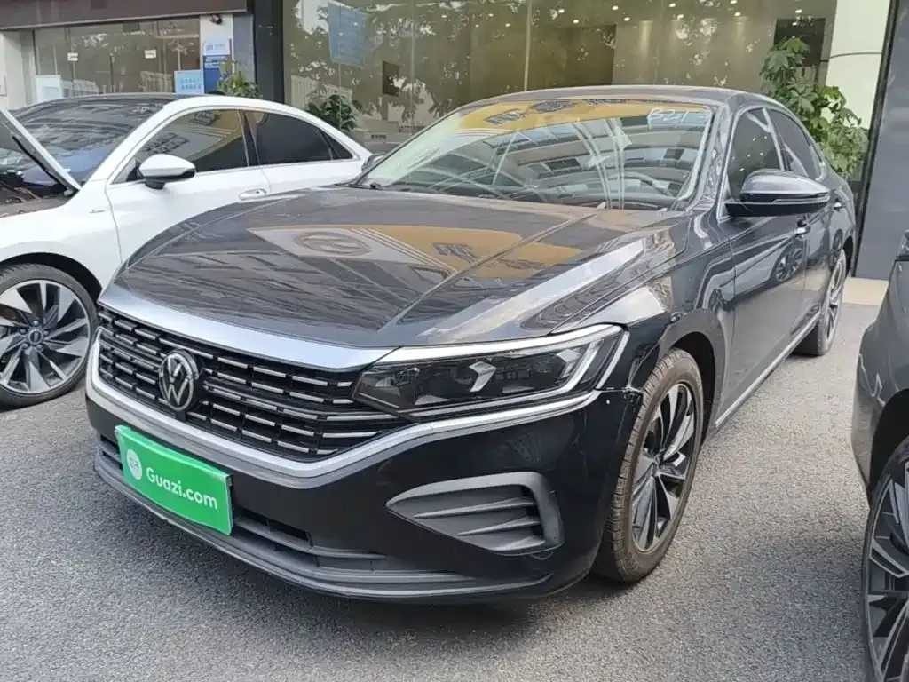 Volkswagen Passat — фото 1
