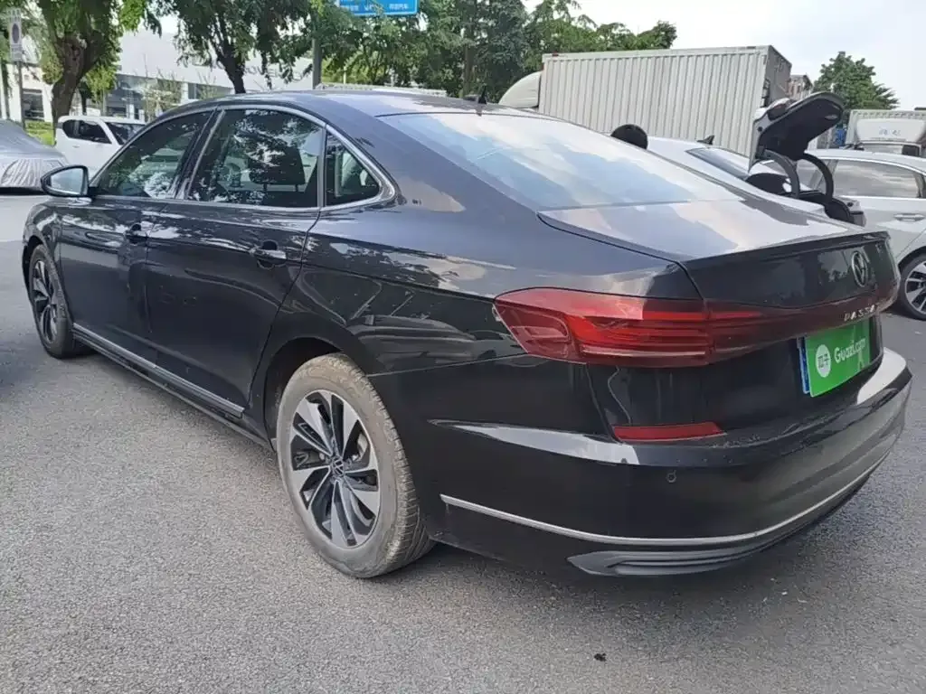 Volkswagen Passat — фото 2